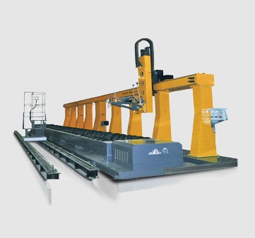 4001老百汇网站CNCG系列大管径摩擦盘数控相贯线切割机